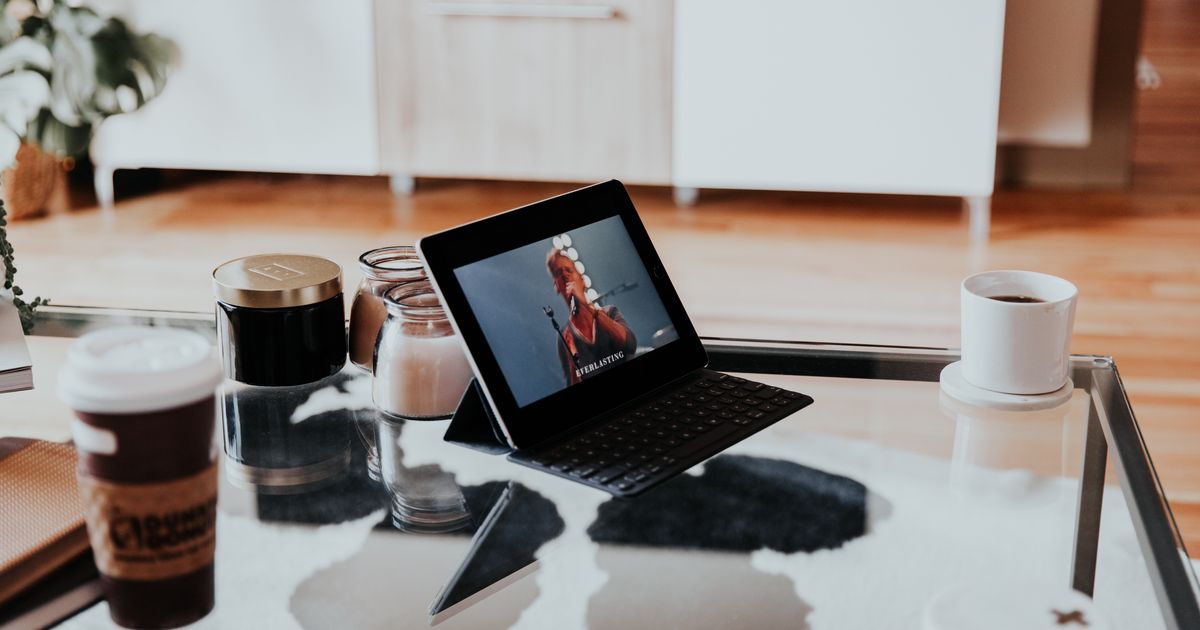 hannah-busing-7UWVcLtrhNk-unsplash
